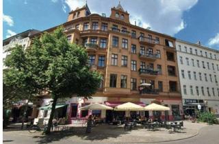 Wohnung kaufen in 10997 Kreuzberg, Großzügiger Kreuzberger Altbau mit Stuck, Balkon & Aufzug – 2 Eingänge, flexibel nutzbar