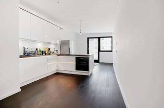 Wohnung mieten in Stralauer Allee 13a, 10245 Friedrichshain, Hochwertige 2-Raum-Wohnung mit toller Dachterrasse und hochwertiger EBK