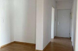 Wohnung mieten in Am Hellefelder Bach, 59821 Arnsberg, Gepflegte 4-Zimmer-Wohnung mit Balkon und guter Einkaufsmöglichkeit!