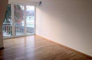 Wohnung mieten in Prüfeningerstrasse 99a, 93049 Westenviertel, Helle 2-Zimmer-DG-Wohnung mit Parkett & 2 Stellplätzen