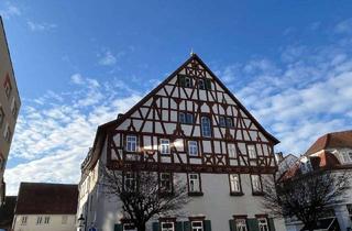 Wohnung mieten in Karlstraße 17, 36037 Fulda, 4-Zimmer-Altbauwohnung im Herzen der Fuldaer Innenstadt