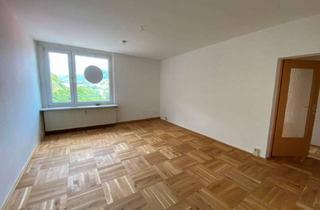 Wohnung mieten in Friedrich-König-Straße 11, 98527 Suhl, Echtholzparkett und Mega-Ausblick - Was will man mehr?!
