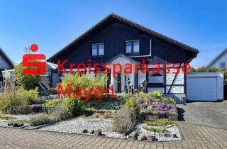 Haus kaufen in 56745 Bell, Großzügiger Wohntraum mit Wellnessoase in ruhiger Lage