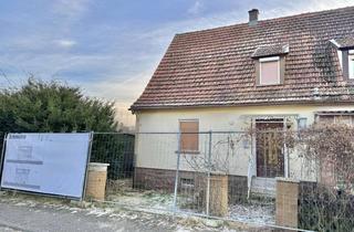 Doppelhaushälfte kaufen in 61130 Nidderau, Nidderau-Eichen: Sanierungsbedürftige Doppelhaushälfte mit großem Grundstück