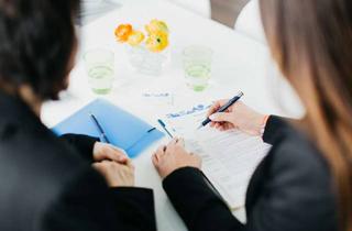 Haus kaufen in 92637 Weiden, Renditestarkes Altstadthaus - solide Substanz mit Entwicklungspotenzial