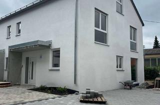 Haus mieten in Merklinger Straße 7/3, 89150 Laichingen, Charmantes Reihenhaus mit 3 Zimmern in Laichingen-Machtolsheim