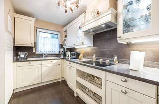 Wohnung kaufen in 75236 Kämpfelbach, Attraktive 4-Zimmer-Wohnung mit Balkon und Außenstellplatz in Kämpfelbach