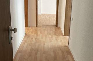 Wohnung mieten in Dinglerstr., 45145 Holsterhausen, Helle 2,5-Zimmer-Wohnung - zentral, ruhig mit Gemeinschaftsgarten, neue Fenster