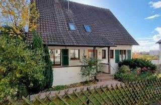 Einfamilienhaus kaufen in 73271 Holzmaden, Charmantes Einfamilienhaus mit traumhafter Aussicht und bebaubarem Garten.