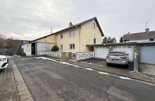 Haus kaufen in 61138 Niederdorfelden, Viel Platz für Familie & Ideen – Zweifamilienhaus mit Pool, Halle und Garten!