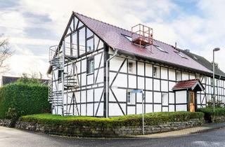 Haus kaufen in 53797 Lohmar, Saniertes, vermietetes Fachwerkhaus mit Scheune in Lohmar-Honrath.