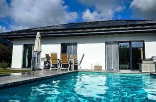 Haus kaufen in 46419 Isselburg, Isselburg - Autarker Bungalow mit Pool & Erdwärme & PV - Grenznah in Anholt