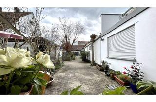 Haus kaufen in 79331 Teningen, Teningen - KAISERSTUHL NÄHE TENINGEN: Reihenmittelhaus mit 3 Terrassen; Einliegerwohnbereich und tollem Hofgelände