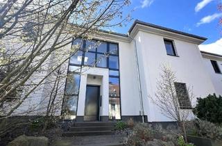 Wohnung kaufen in 58089 Wehringhausen, Exklusive Erdgeschosswohnung mit Tiefgarage und Aufzug im Stadtgartenviertel Hagen
