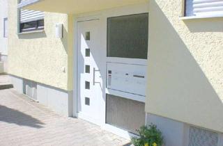 Wohnung kaufen in 72649 Wolfschlugen, Sofort wohlfühlen: 2-Zimmer-Dachgeschosswohnung mit EBK, Garage und Loggia