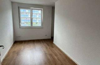 Wohnung mieten in Martin-Riesenburger-Straße 42, 12627 Hellersdorf, Helle 4-Raumwohnung Mietbeginn ab sofort