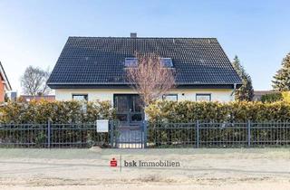 Einfamilienhaus kaufen in 13159 Blankenfelde, Charmantes Einfamilienhaus mit Einliegerwohnung nahe Koppelgraben