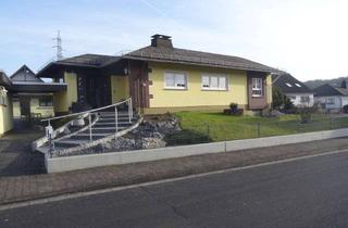 Haus kaufen in 56379 Holzappel, Schöner Winkelbungalow – ein Haus für Liebhaber