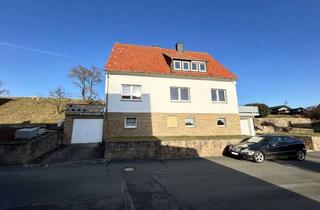 Haus kaufen in 34431 Marsberg, Zweifamilienhaus mit solider Substanz, Garten und Entwicklungspotenzial in Marsberg-Leitmar