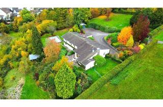 Villa kaufen in 51645 Gummersbach, Einzigartiges Privatanwesen mit stilvoller Bungalow-Villa in Alleinlage
