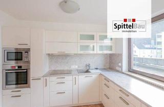 Wohnung mieten in 78713 Schramberg, Helle 4-Zimmer-Stadtwohnung mit außergewöhnlich großer Sonnenterrasse im Herzen von Schramberg!