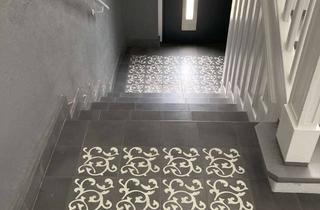 Wohnung mieten in Rudolfstr. 30, 42857 Remscheid, Vollständig renovierte 2-Raum-Dachgeschosswohnung mit großer Dachloggia in Remscheid