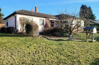 Haus kaufen in 61479 Glashütten, SCHÖNER WALMDACH-WINKELBUNGALOW, 5 ZIMMER, 132,64 m² WFL, 122,51 m² NFL, 975 m² GRUNDSTÜCK, GARAGE