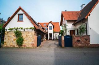 Einfamilienhaus kaufen in 67377 Gommersheim, Ehemaliger Dreiseitenhof – Mediterranes Wohnen in großzügigem Haupthaus & zwei weiteren Wohnungen