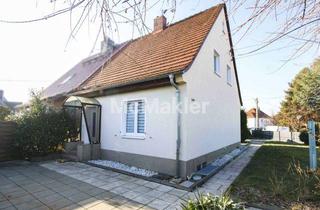 Doppelhaushälfte kaufen in 01705 Freital, Sanierte Doppelhaushälfte mit zwei Bädern und gepflegtem Grundstück in Freital