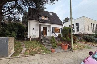 Einfamilienhaus kaufen in 45239 Essen, Essen - Freistehendes Einfamilienhaus mit Entwicklungspotenzial in beliebter Lage von Essen