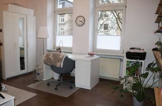 Wohnung kaufen in 35390 Gießen, Schöne 3-Zimmer-Altbau-Eigentumswohnung mit Balkon in Gießener-Innenstadt