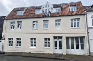 Wohnung mieten in Jungfernstieg 109, 24340 Eckernförde, Schöne Altbau Wohnung mit EBK und Balkon im Herzen der Altstadt und in unmittelbarer Hafennähe
