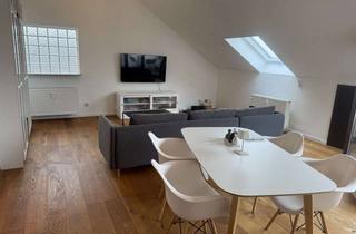 Wohnung mieten in Hans-Holbein-Straße 31, 70771 Leinfelden-Echterdingen, Stilvolle möblierte 2,5-Zimmer-DG-Wohnung mit Balkon & EBK