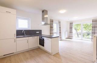 Wohnung mieten in 24534 Innenstadt, Durchatmen & genießen in Neumünster: Kleine 2-Zimmer-Seniorenwohnung mit Balkon und Fahrstuhl