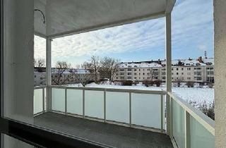 Wohnung mieten in Gaußstr., 06237 Leuna, Modern und hell nach Sanierung mit großem Balkon ab Frühjahr