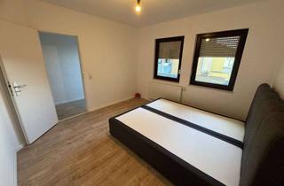 Wohnung mieten in 51381 Lützenkirchen, Frisch modernisierte 2-Zimmer-Wohnung mit Loggia und Blick ins Grüne in Leverkusen