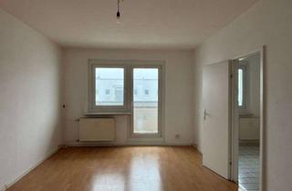 Wohnung mieten in Naumburger Ring 50, 12627 Hellersdorf, Helle Familienwohnung mit Balkon und Aufzug! EBK kann kostenfrei übernommen werden!