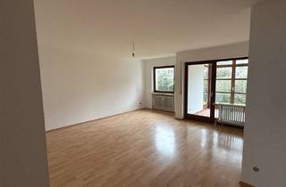 Wohnung mieten in Friedhofstraße 24, 88250 Weingarten, Zentrale, teilrenovierte Wohnung mit EBK in Weingarten zu vermieten