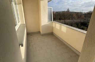 Wohnung mieten in Merseburger Str. 290, 06130 Damaschkestraße, große 2-RWE mit Dusche im schönen Rosengarten