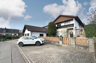 Haus kaufen in 76316 Malsch, Aufsehenerregendes Zweifamilienhaus mit gigantischem Garten