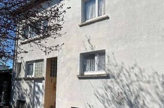 Doppelhaushälfte kaufen in 63128 Dietzenbach, Doppelhaushälfte in Dietzenbach mit großem Entwicklungspotenzial – Gestalten Sie Ihr neues Zuhause!