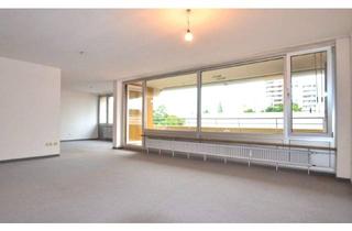 Wohnung kaufen in 71229 Leonberg, Leonberg - Viel Platz für die ganze Familie