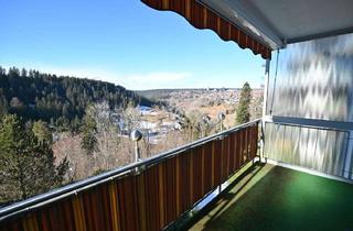 Wohnung kaufen in 72250 Freudenstadt, Großzügige, seniorengerechte 2,5-Zimmer-Wohnung mit zwei Balkonen in schöner Aussichtslage