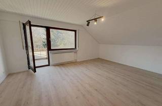 Wohnung kaufen in Stauffenbergstraße 105, 72074 Tübingen, Frisch Renoviert: Helle 3-Zimmer-Wohnung mit Balkon am Österberg