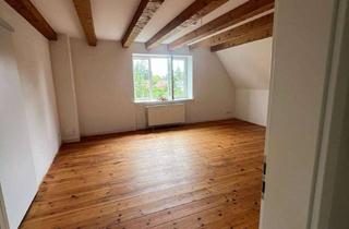 Wohnung mieten in Am Gehölz 12, 14480 Potsdam, Charakter-Dachgeschoss mit Garten in Potsdam – für Mieter mit Gestaltungswillen