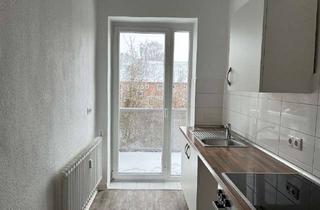 Wohnung mieten in Woermannstraße, 24149 Neumühlen-Dietrichsdorf, Praktische 2,5 Zimmerwohnung mit Balkon ab sofort verfügbar