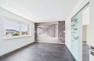 Wohnung mieten in 96237 Ebersdorf, Viel Raum für Ideen: Renovierungsbedürftige 4,5-Zimmer-Wohnung mit Balkon in Ebersdorf