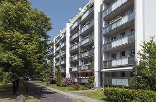 Wohnung mieten in Boxberger Str. 17, 01239 Prohlis-Süd, Wir sanieren für Sie: 3-Zimmerwohnung in oberster Etage mit Balkon, Aufzug, Bad mit DUSCHE!