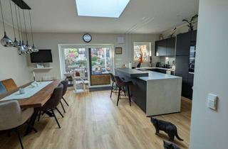 Wohnung mieten in 41068 Venn, Suche Mitbewohnerin für Dachgeschoss in Mönchengladbach-Venn