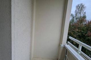 Wohnung mieten in Irkutsker Straße 26, 09119 Chemnitz, Helle 3-Zimmer-Wohnung mit Balkon und moderner Einbauküche